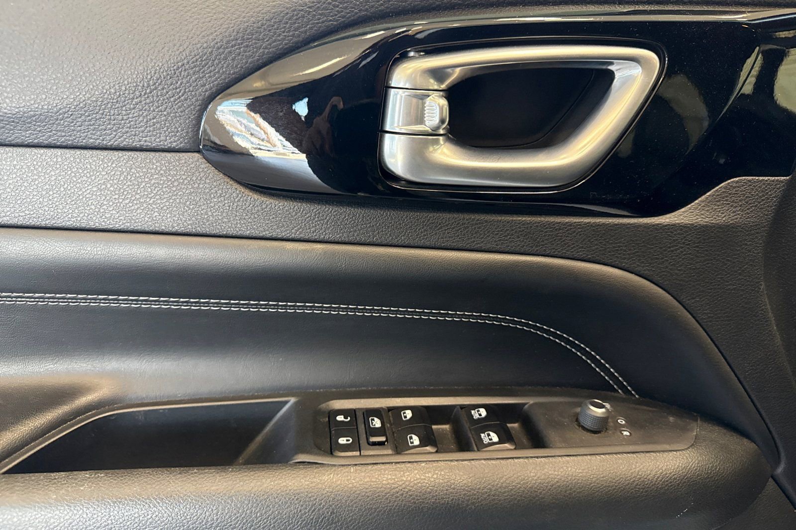 Used 2023 Jeep Compass Altitude w/ Convenience Group image 10