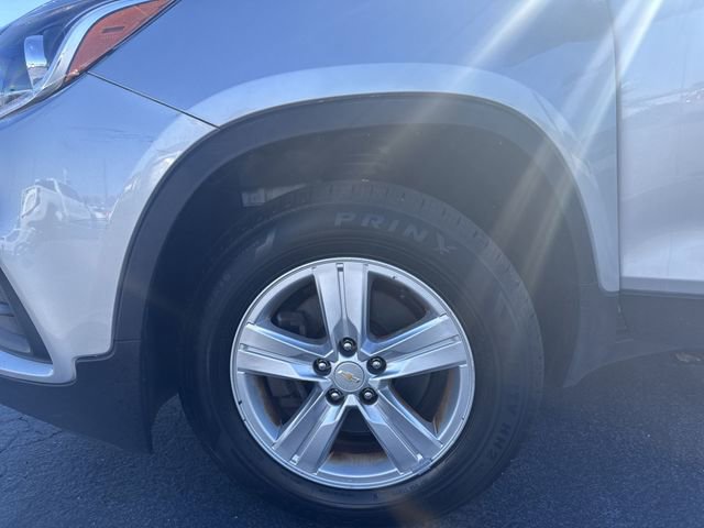 Certified 2022 Chevrolet Trax LT w/ LT Convenience Package image 32