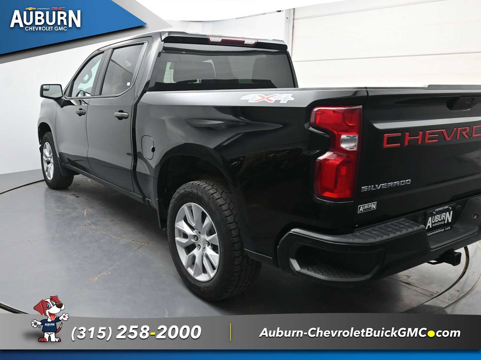 Used 2019 Chevrolet Silverado 1500 Custom w/ Custom Convenience Package AWD/4WD image 12