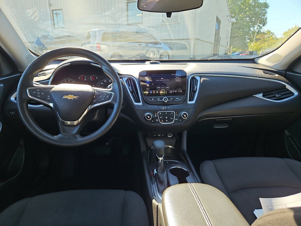 Used 2023 Chevrolet Malibu LT FWD image 13
