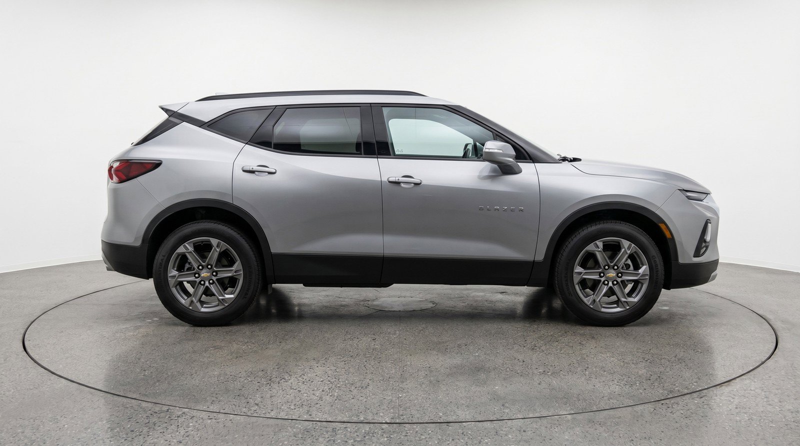 Used 2025 Chevrolet Blazer LT FWD image 11