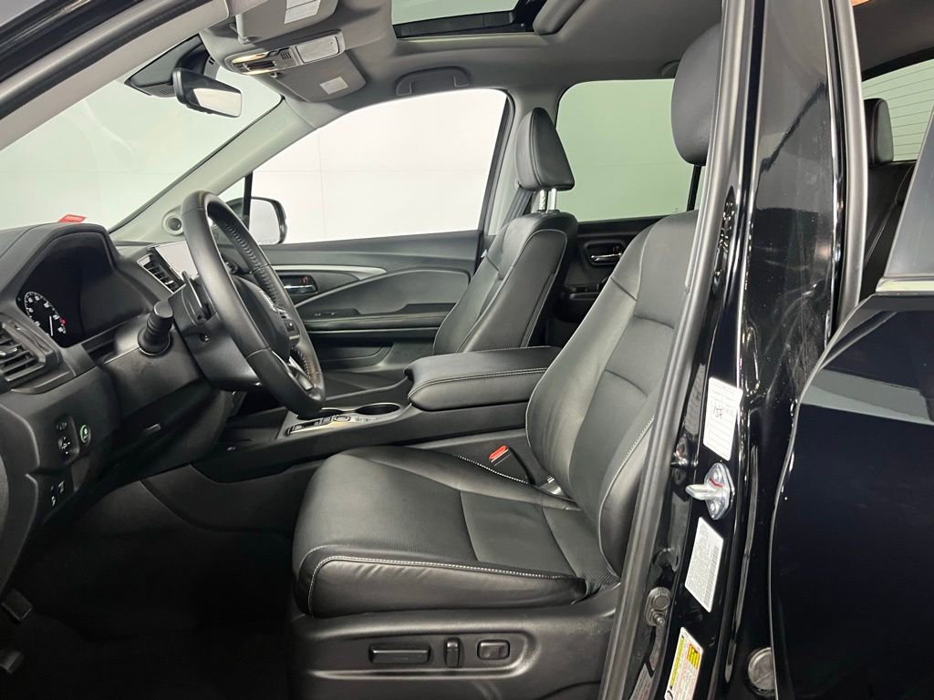 Used 2025 Honda Ridgeline RTL image 17