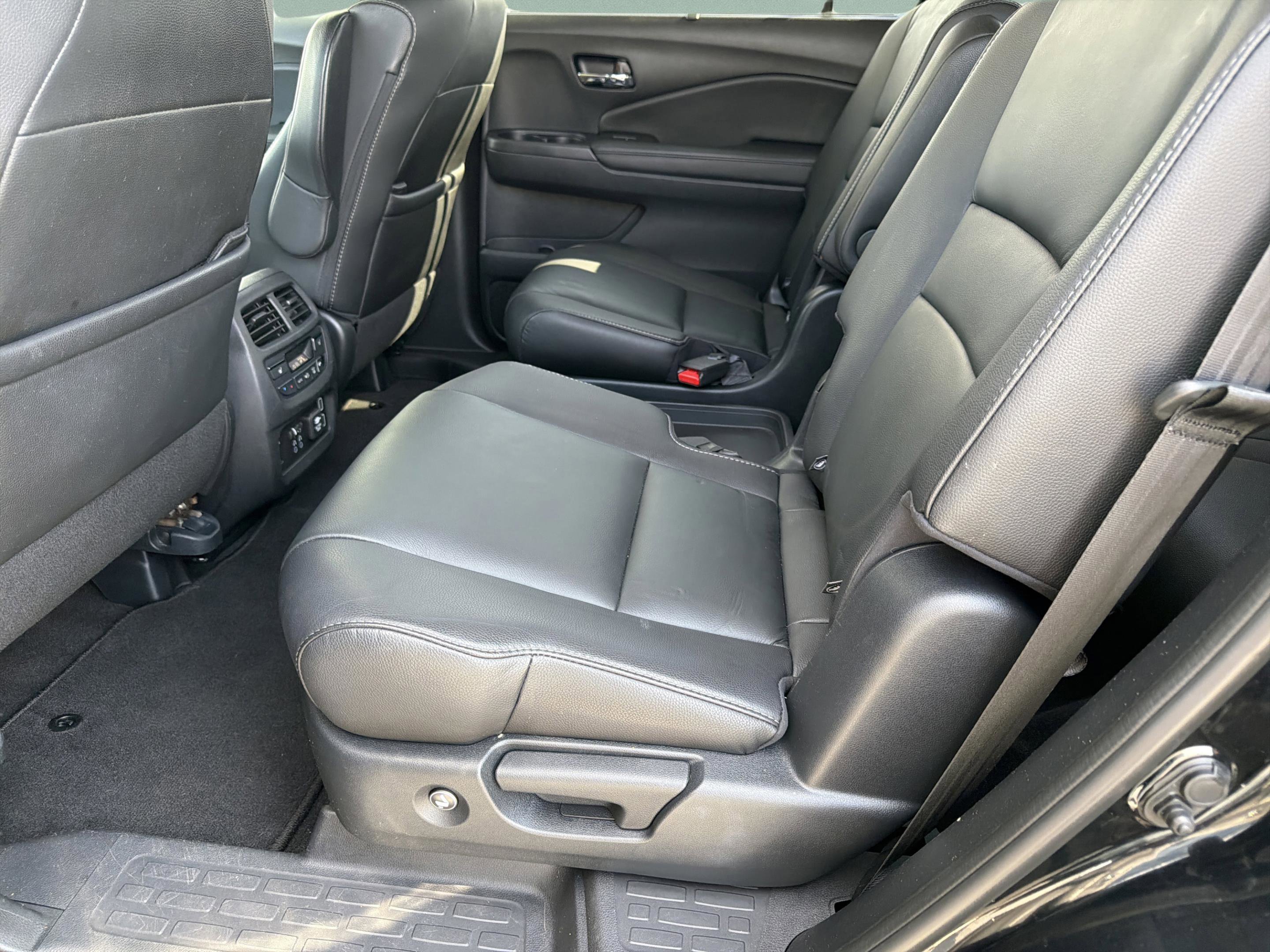 Certified 2020 Honda Pilot Touring image 26