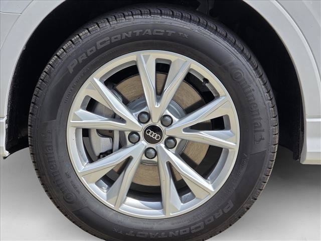 New 2025 Audi Q3 2.0T Premium w/ Convenience Package AWD/4WD image 9