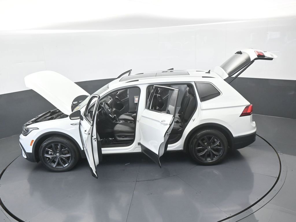 Used 2024 Volkswagen Tiguan SE FWD image 63