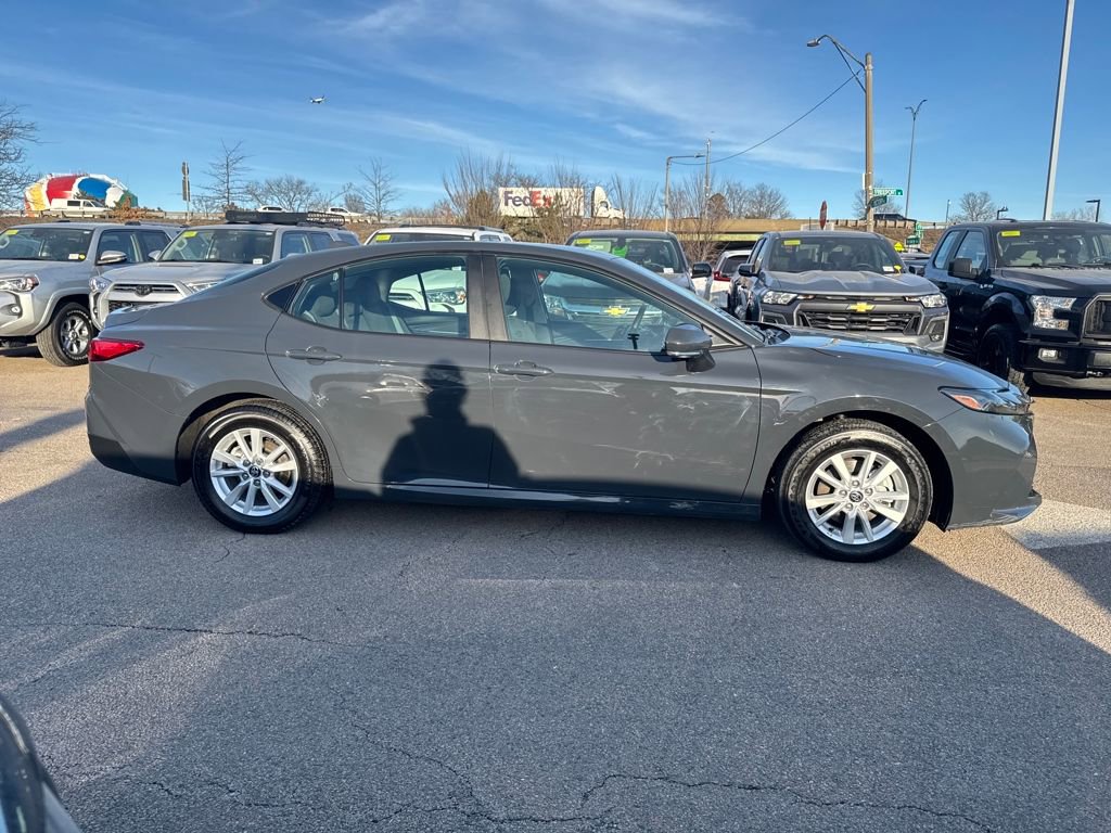 Used 2025 Toyota Camry LE image 8