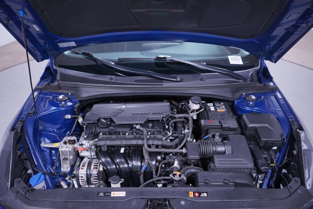 Used 2023 Hyundai Elantra SE w/ Cargo Package image 23