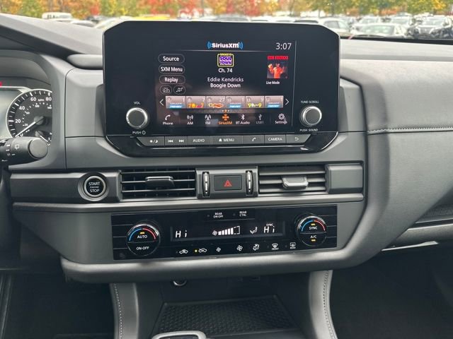 Used 2024 Nissan Pathfinder S image 21