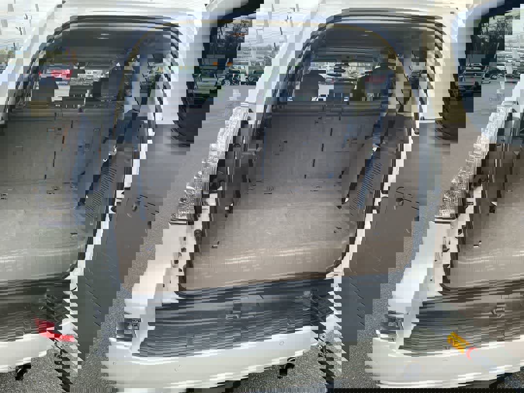 Used 2014 Lexus GX 460 w/ Premium Package image 24