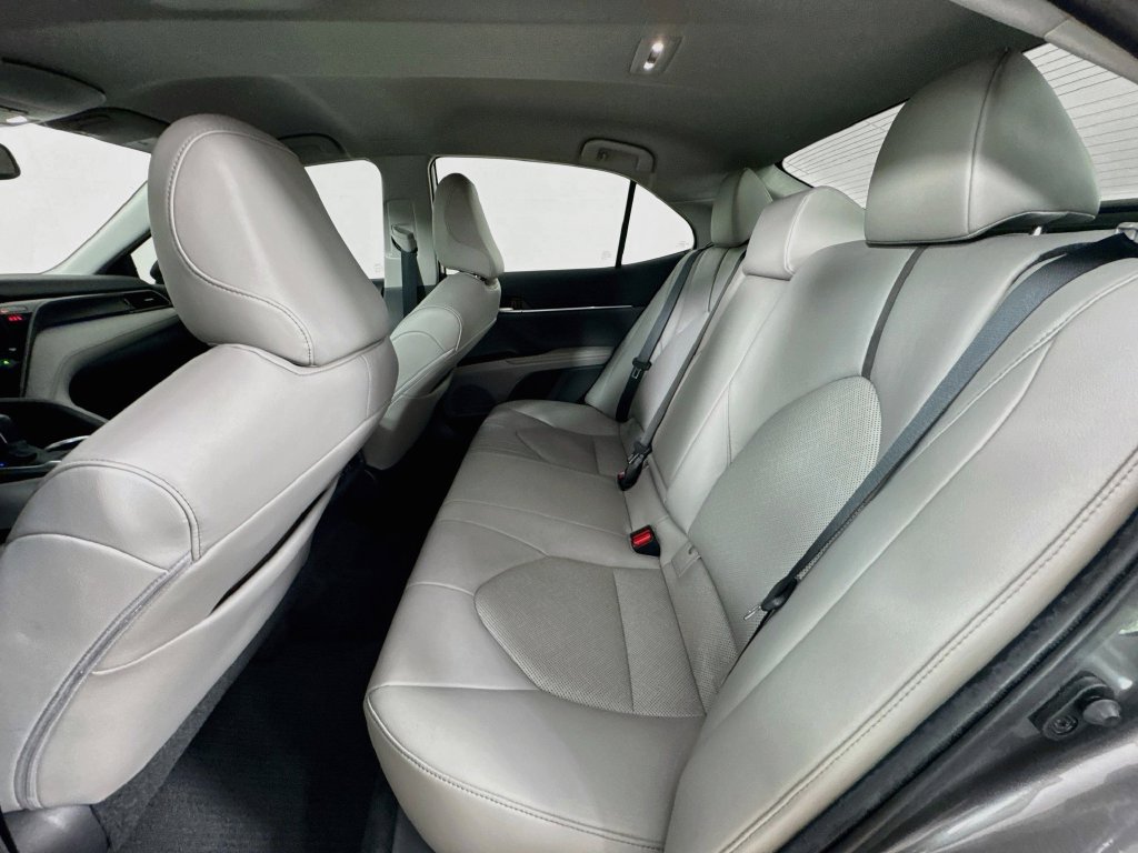 Used 2021 Toyota Camry XLE FWD image 28