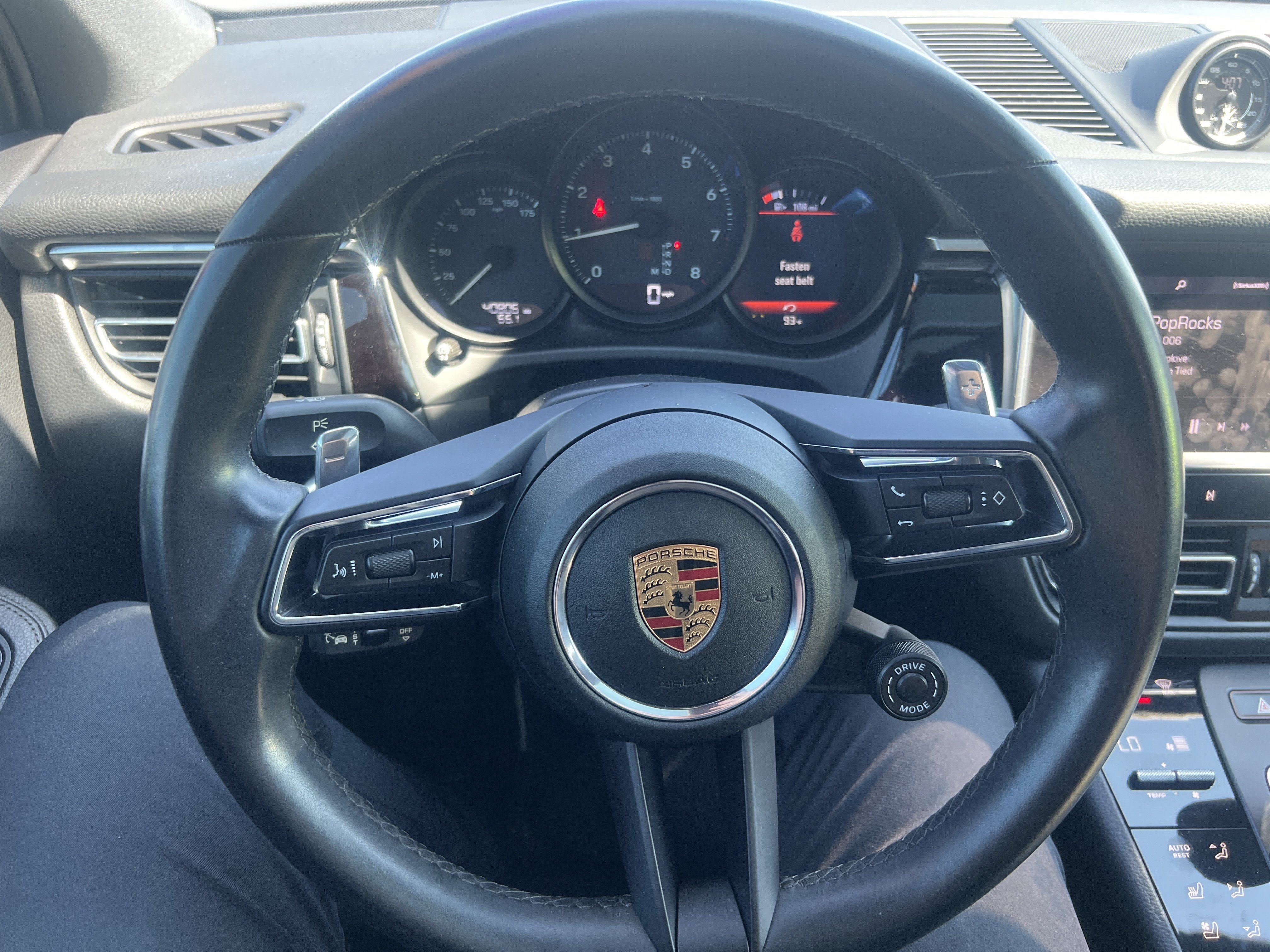 Used 2023 Porsche Macan AWD/4WD image 18