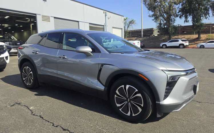 Used 2024 Chevrolet Blazer EV LT AWD/4WD image 3