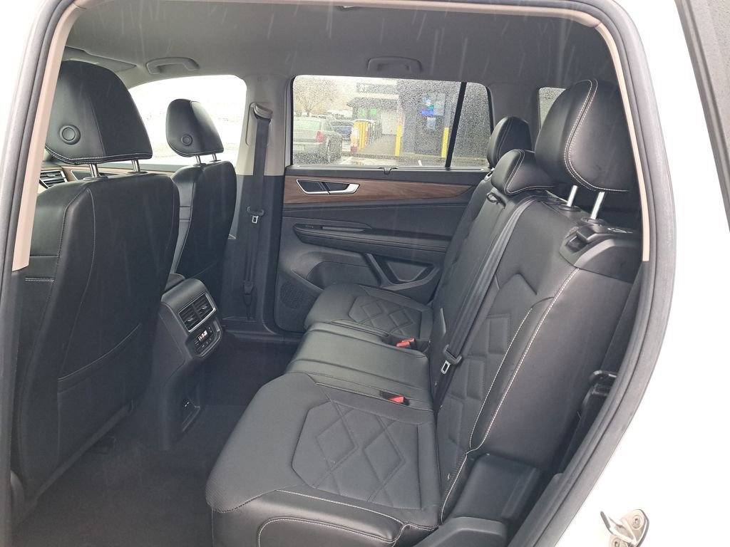 Used 2024 Volkswagen Atlas SE image 13