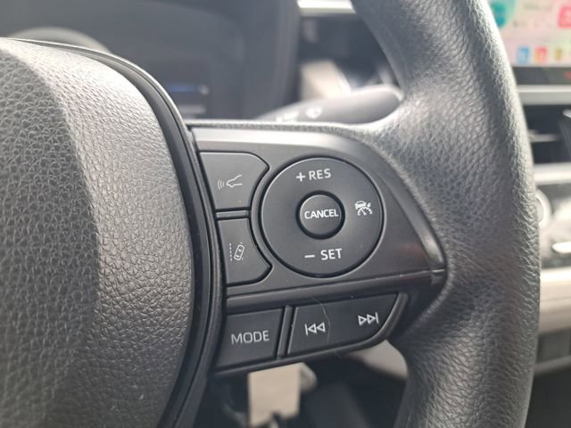 Used 2022 Toyota Corolla Cross L image 19