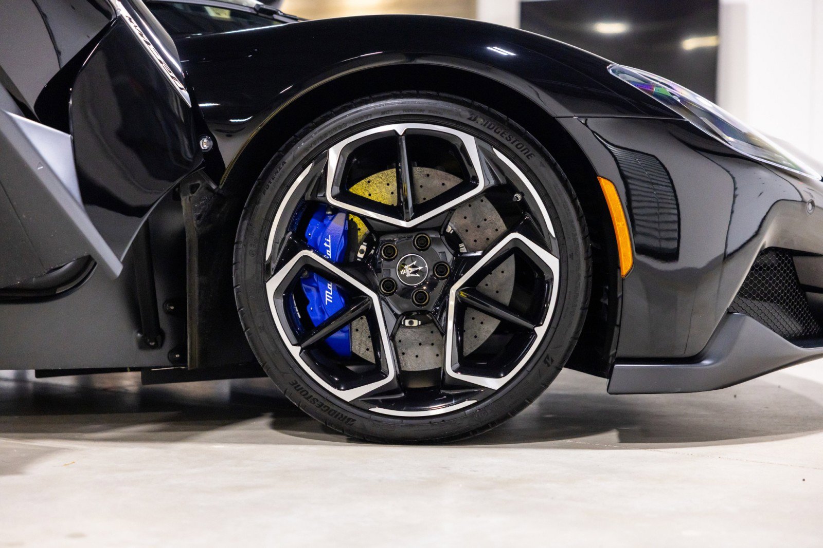 Used 2022 Maserati MC20 Coupe image 25