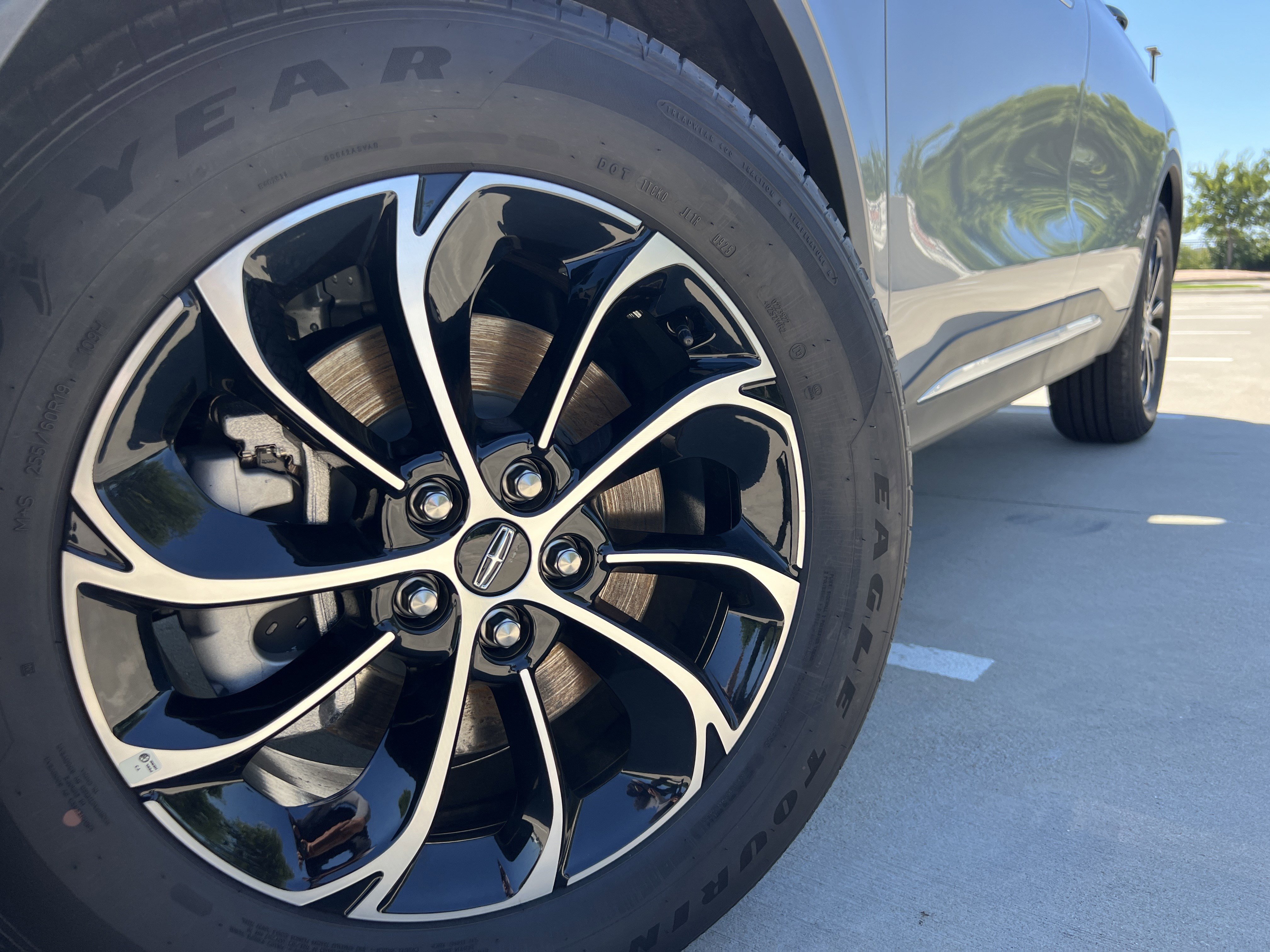 New 2025 Lincoln Nautilus Premier w/ Equipment Group 102A image 14