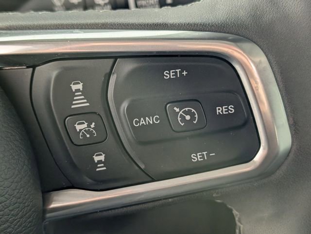 Used 2025 Jeep Wrangler Unlimited Sahara image 15