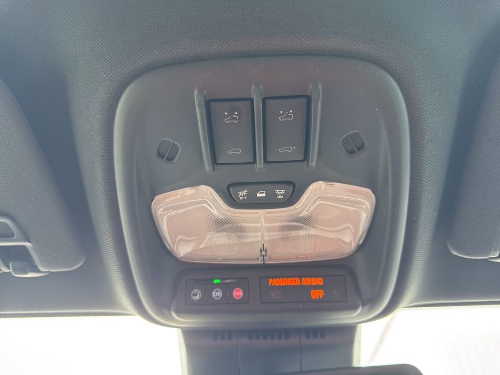 Used 2025 Chevrolet Colorado ZR2 w/ Technology Package image 38