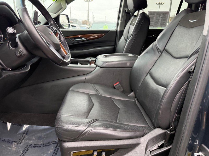 Used 2019 Cadillac Escalade Premium Luxury image 17