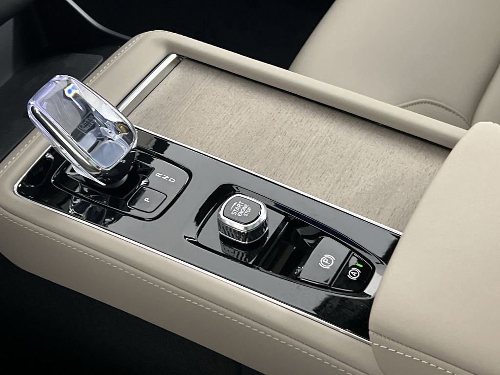 New 2026 Volvo XC90 B6 Plus w/ Protection Package image 20