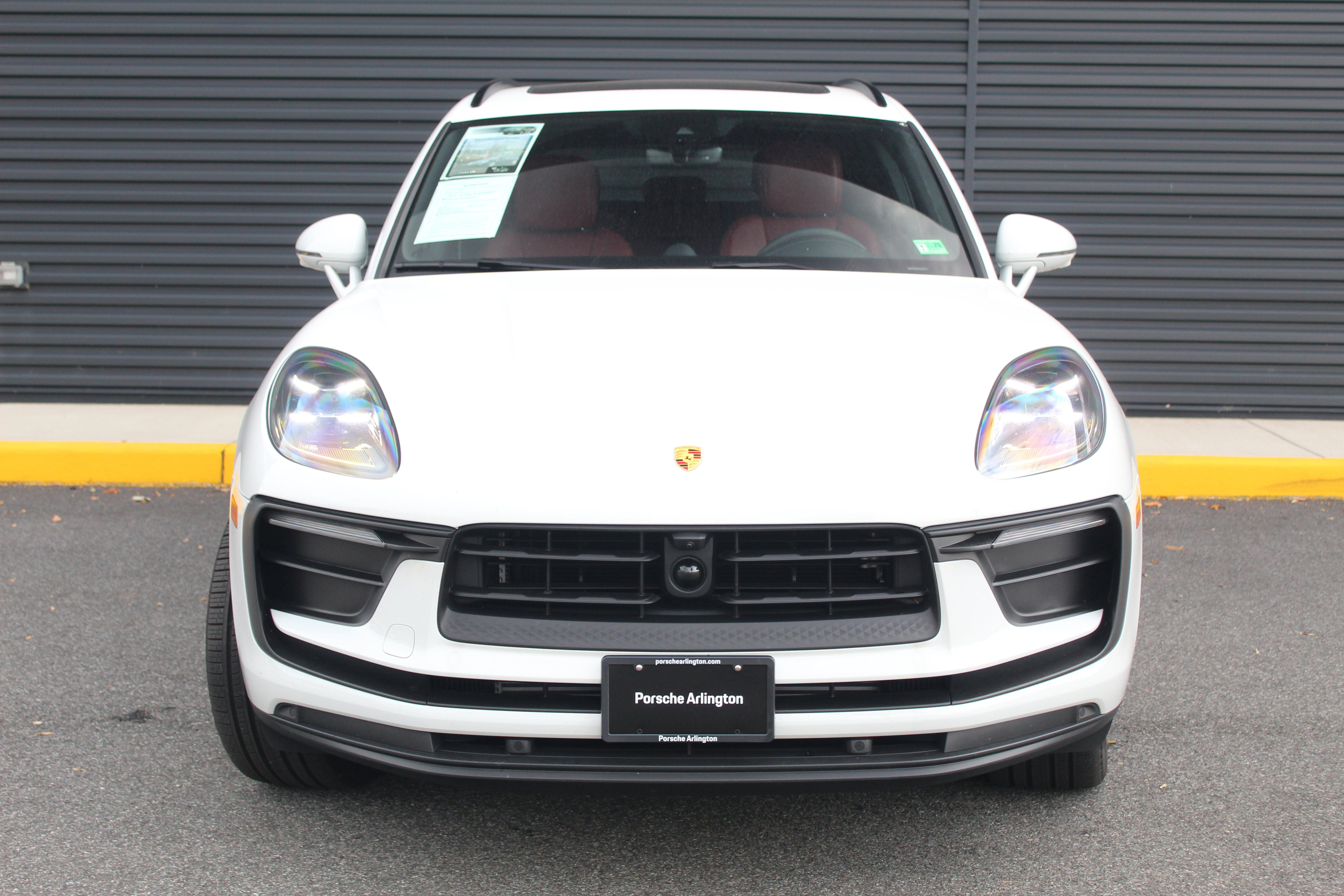 Certified 2025 Porsche Macan image 11