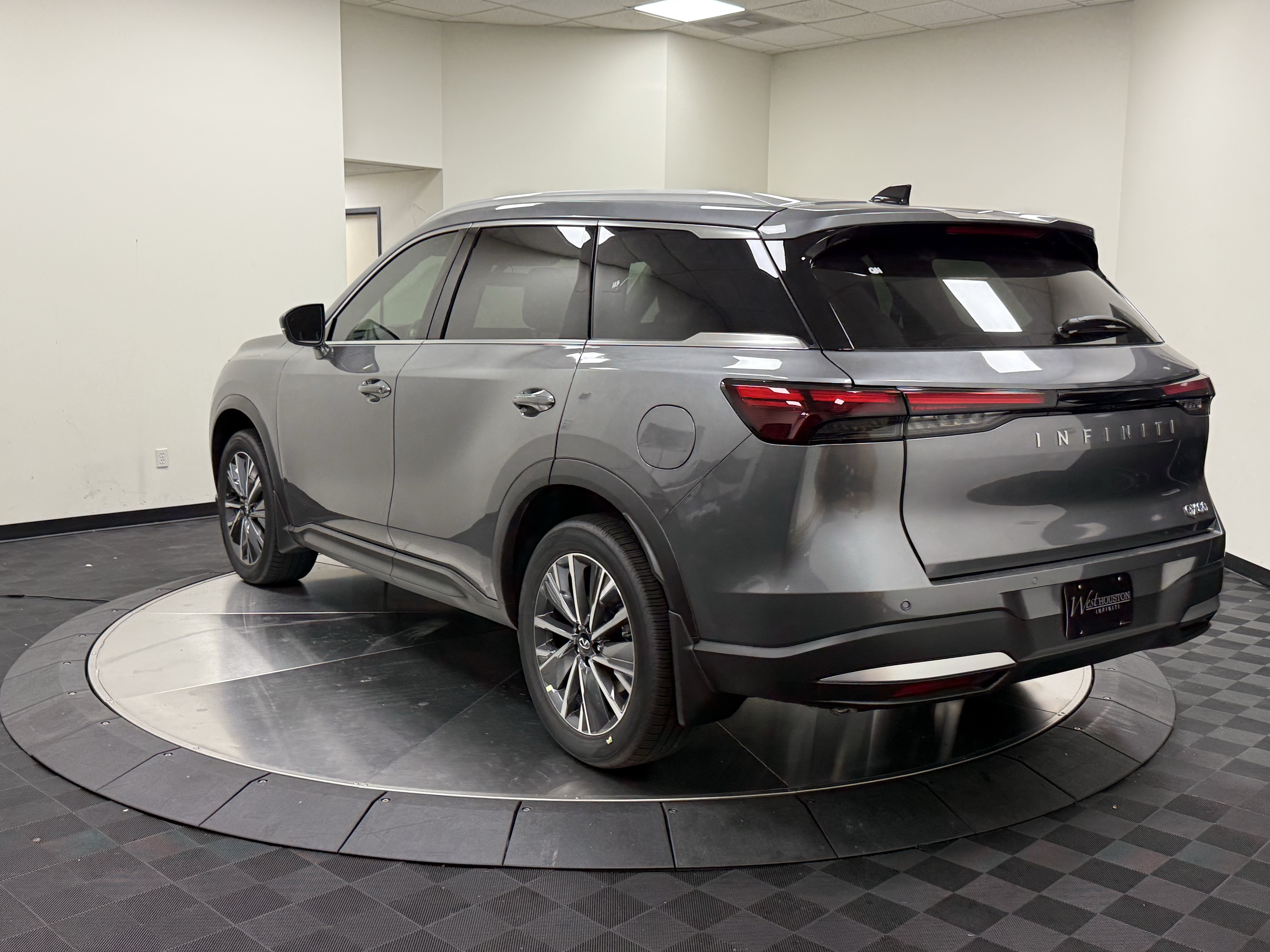 Certified 2027 INFINITI QX60 Luxe w/ Cargo Package FWD image 5