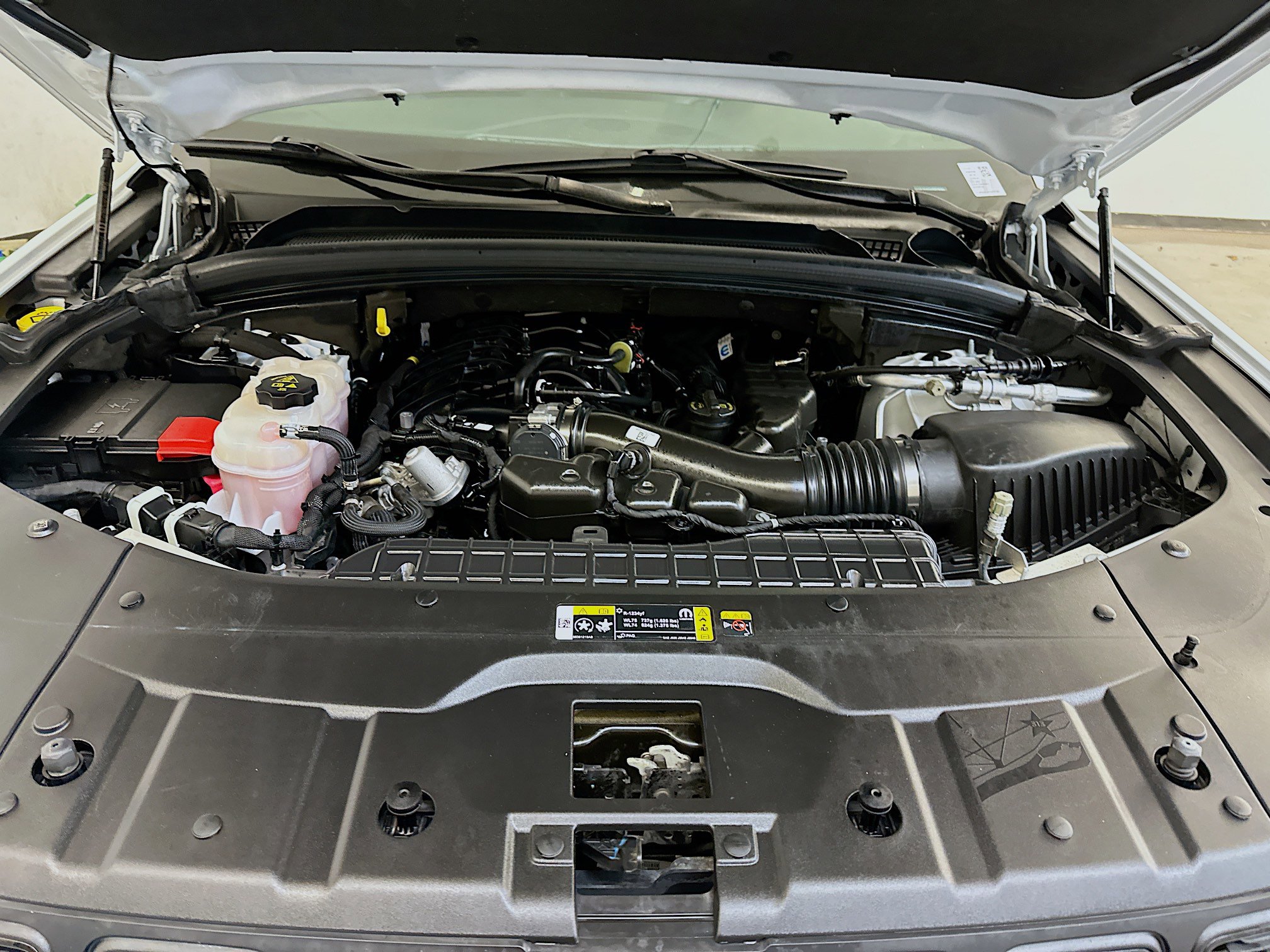 Used 2023 Jeep Grand Cherokee L Laredo image 36