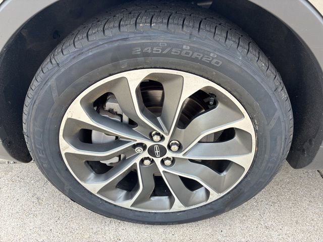 Used 2023 Lincoln Nautilus Reserve w/ Equipment Group 201A image 16