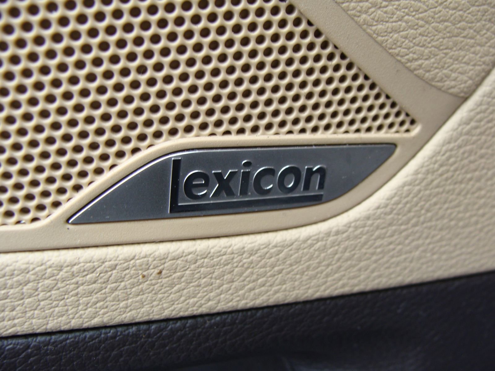 Used 2017 Genesis G80 3.8 w/ Option Group 03 image 27