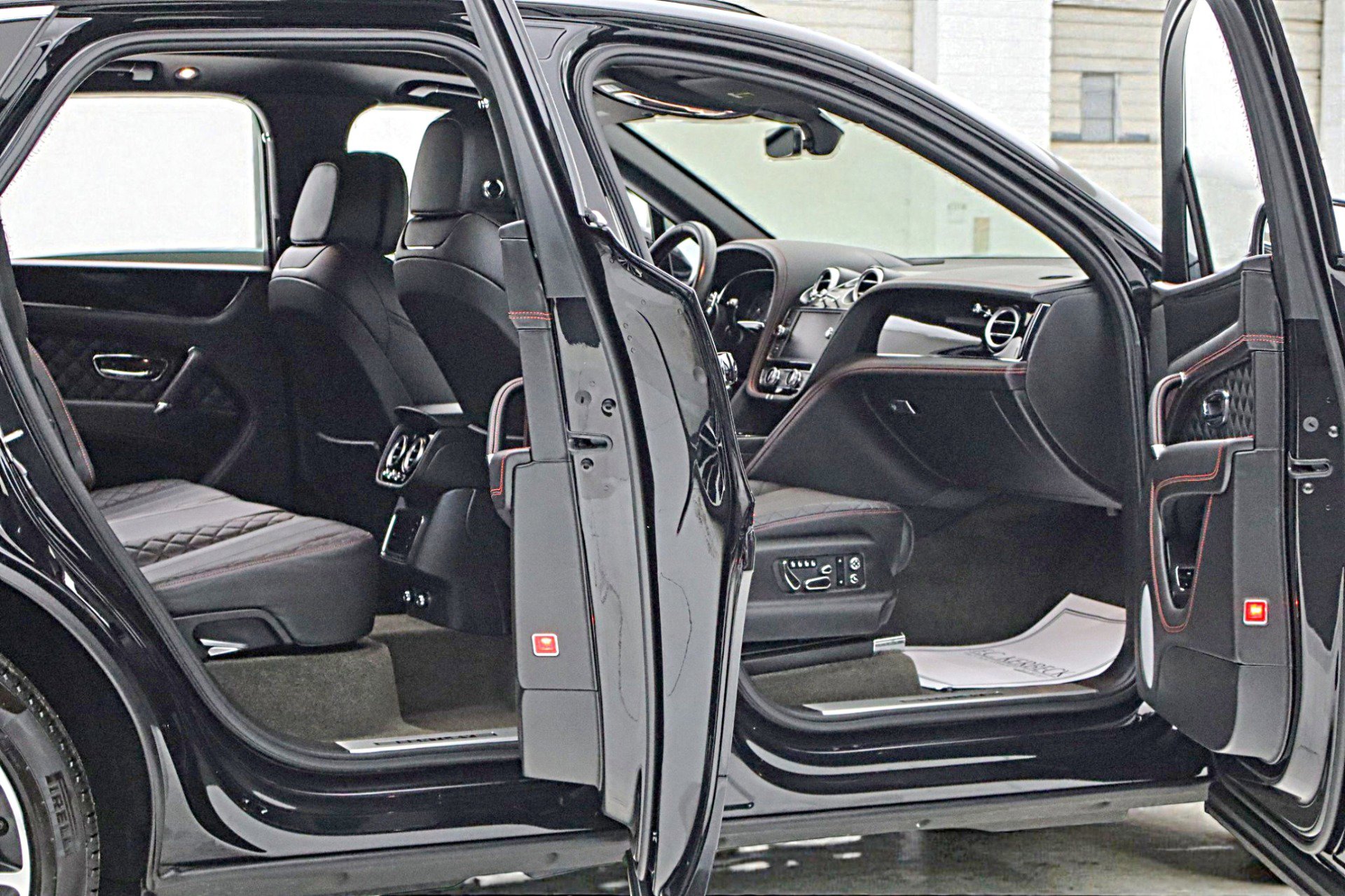 Certified 2017 Bentley Bentayga image 21