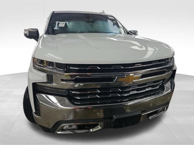 Used 2021 Chevrolet Silverado 1500 LTZ w/ LTZ Convenience Package II AWD/4WD image 3