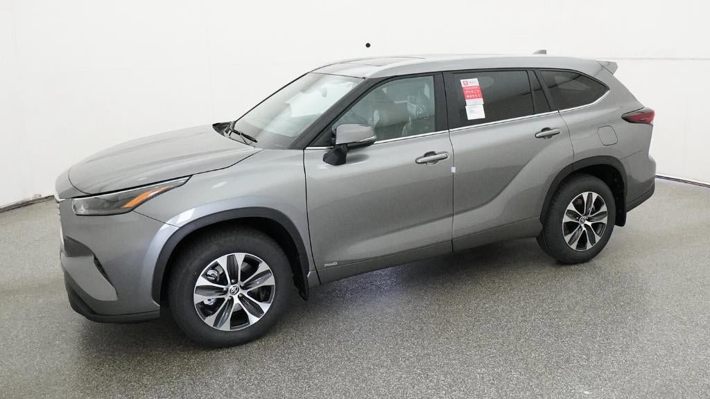 New 2026 Toyota Highlander XLE AWD/4WD image 2