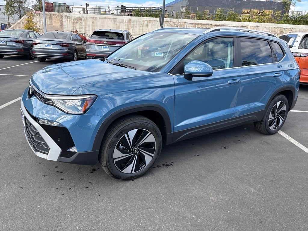 New 2025 Volkswagen Taos SE