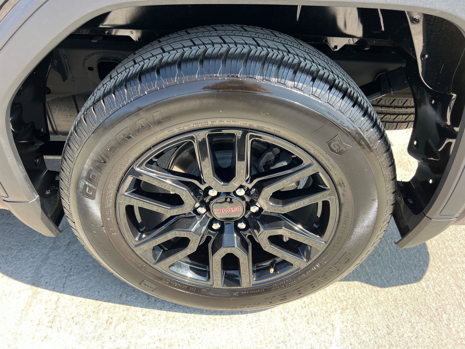 Used 2024 GMC Sierra 1500 Elevation AWD/4WD image 18