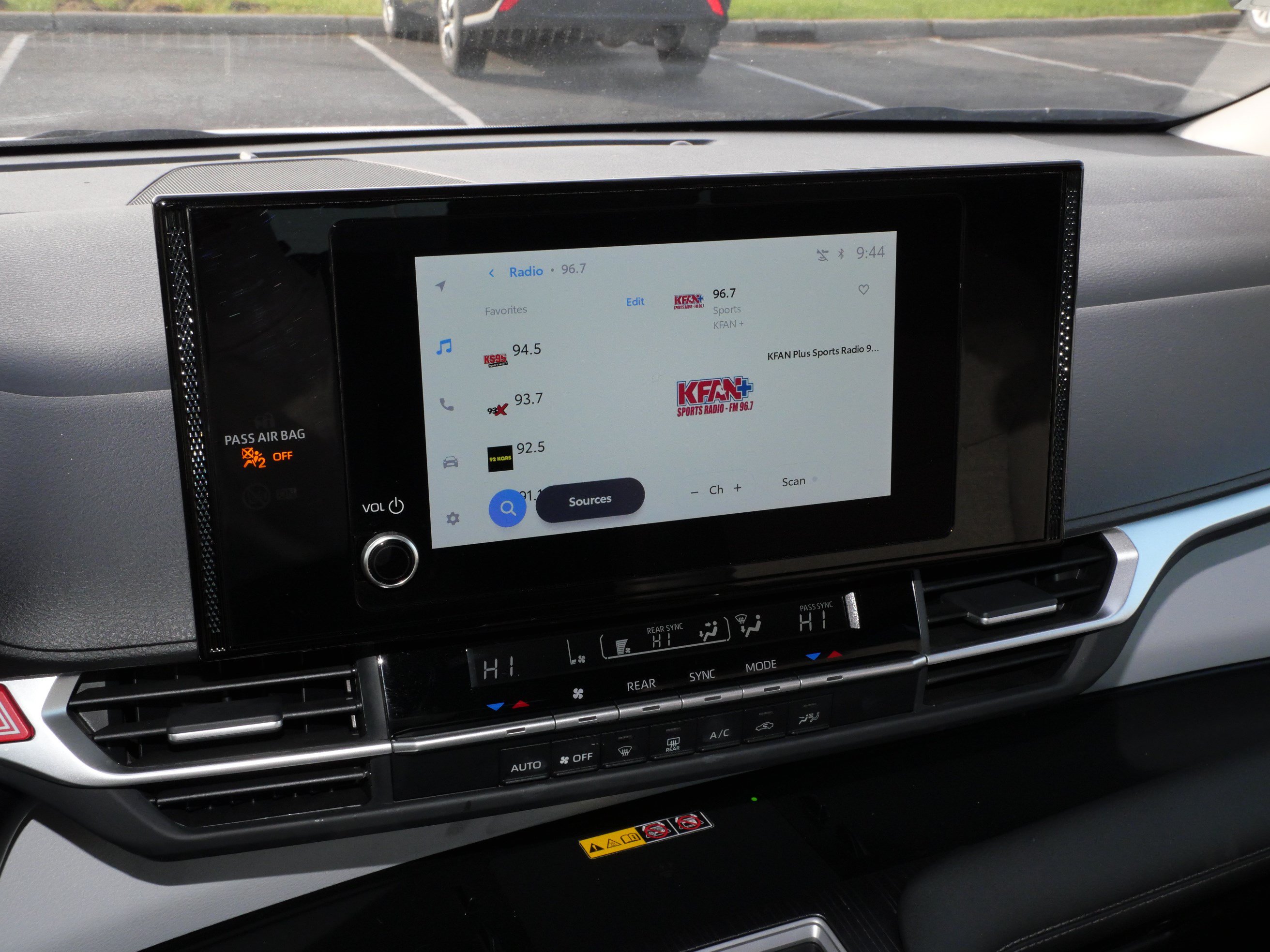 Certified 2025 Toyota Sienna LE AWD/4WD image 22