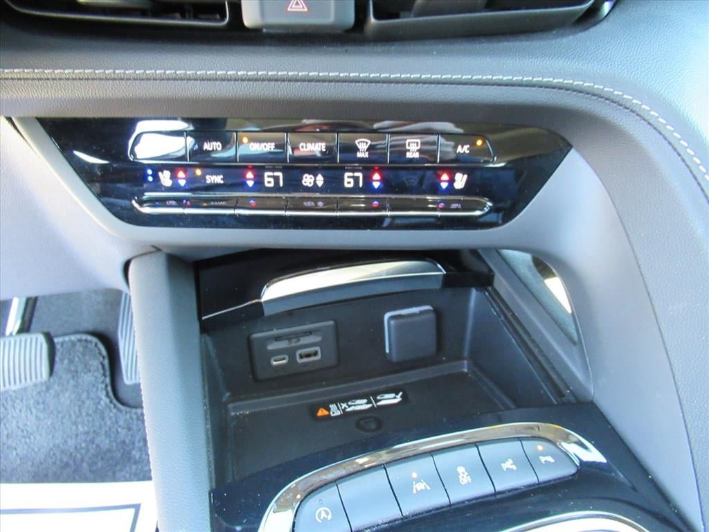 Used 2023 Buick Envision Avenir FWD image 25