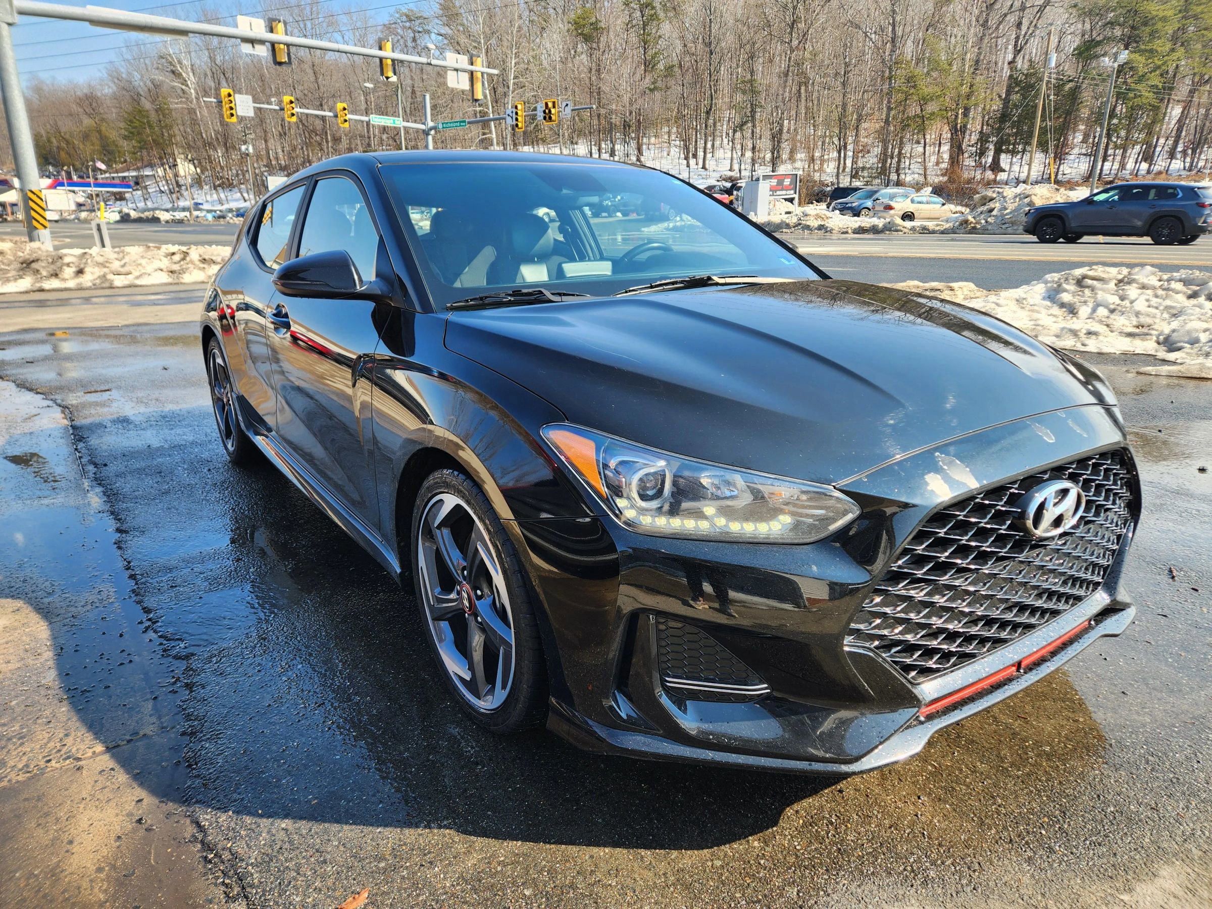 Used 2020 Hyundai Veloster Turbo image 3