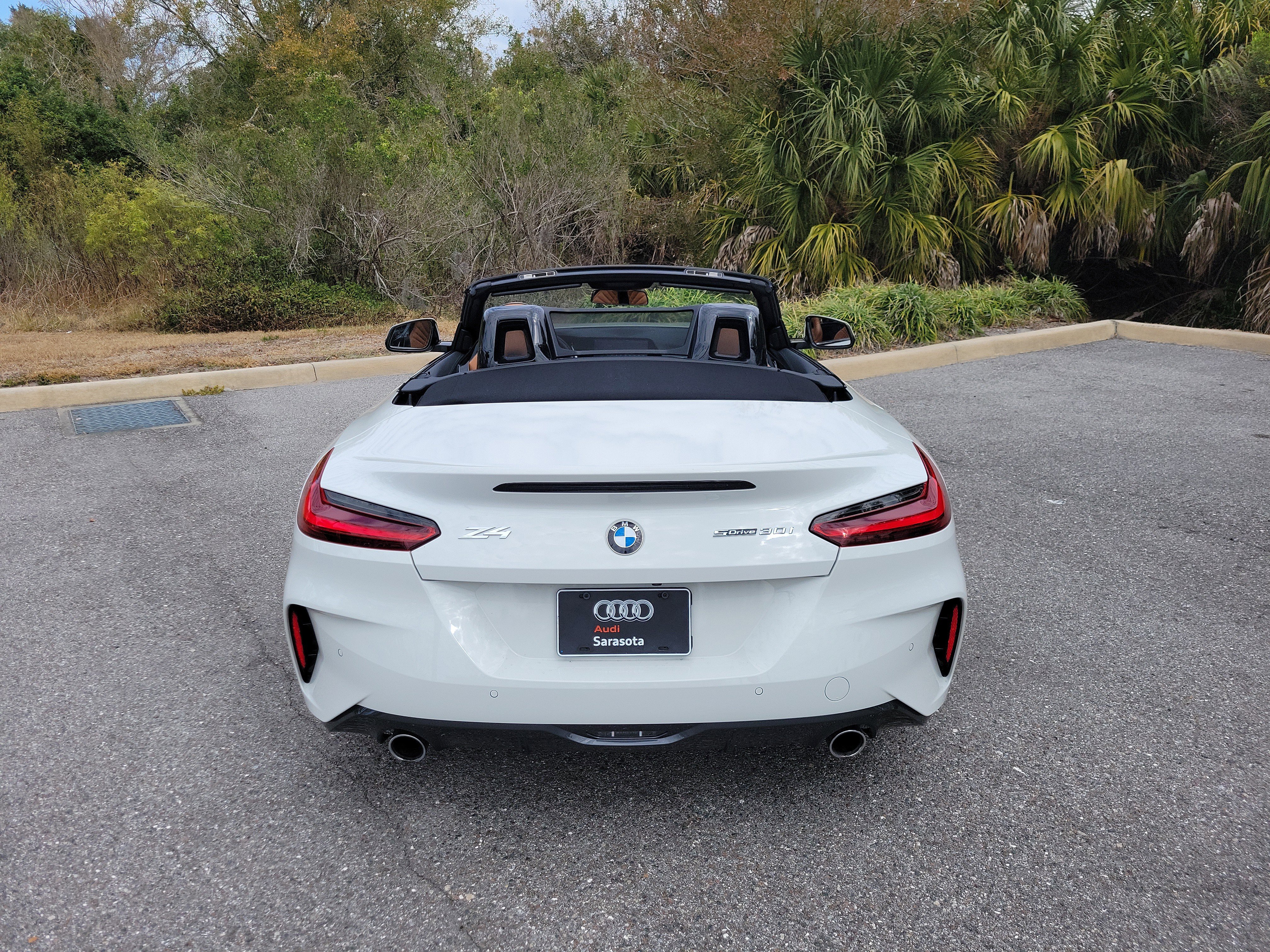 Used 2023 BMW Z4 sDrive30i w/ Driving Assistance Package image 5