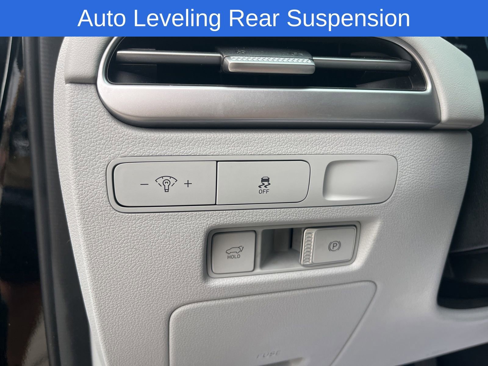 Used 2023 Hyundai Palisade SEL w/ Premium Package image 16