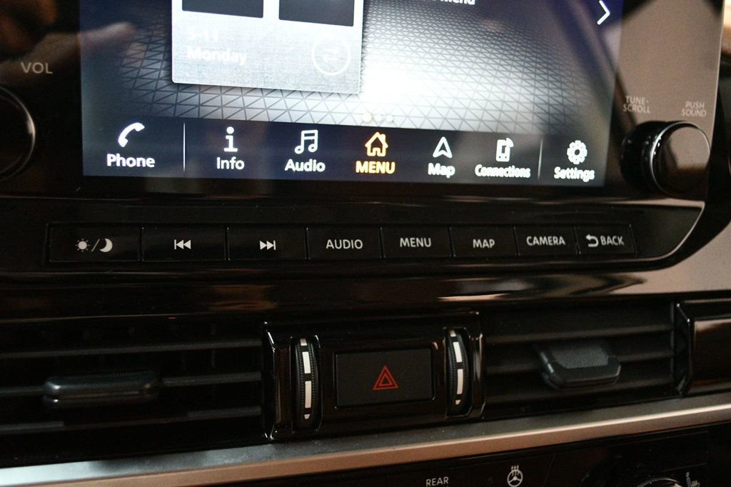 Used 2024 Nissan Pathfinder Platinum FWD image 60