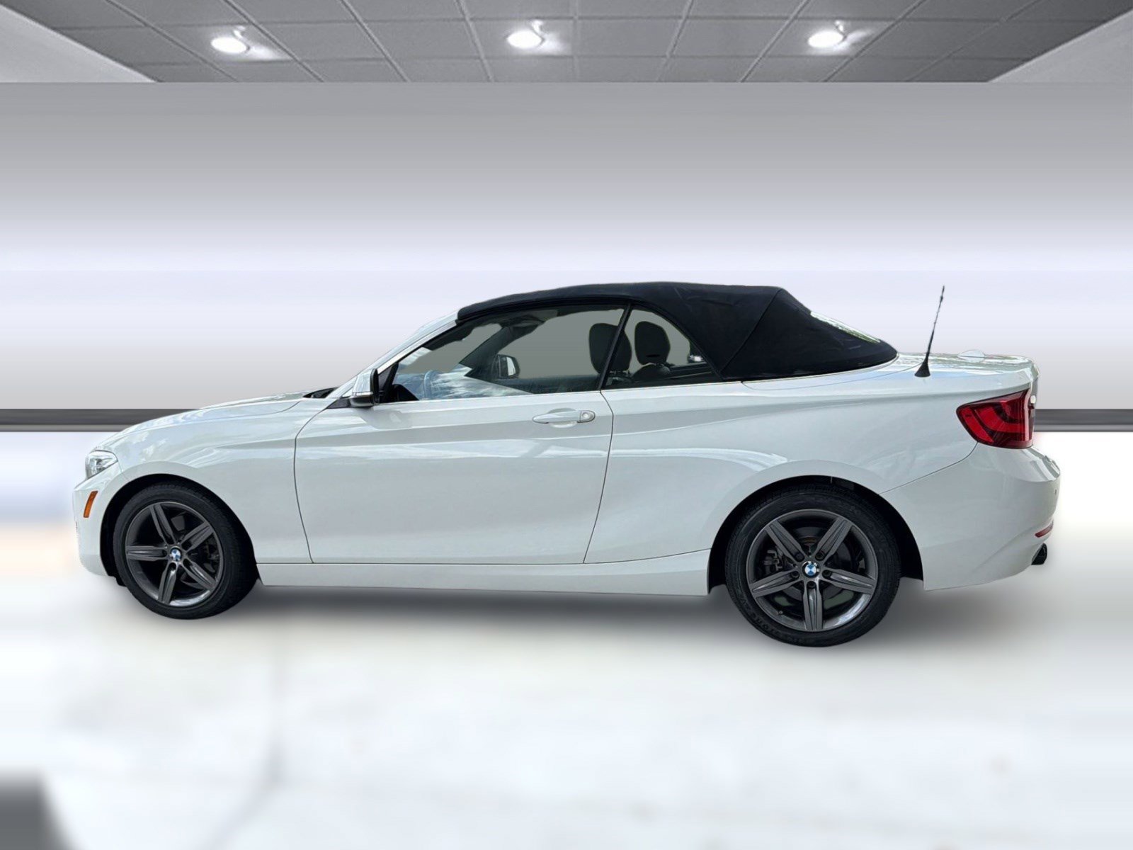 Used 2017 BMW 230i Convertible RWD image 32