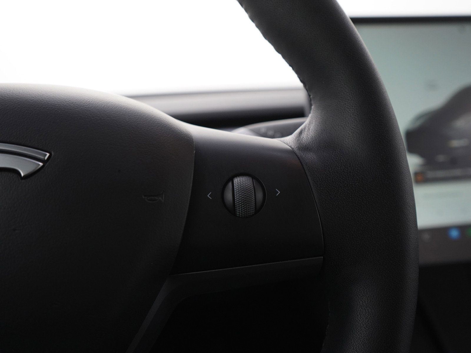 Used 2022 Tesla Model Y Performance image 25