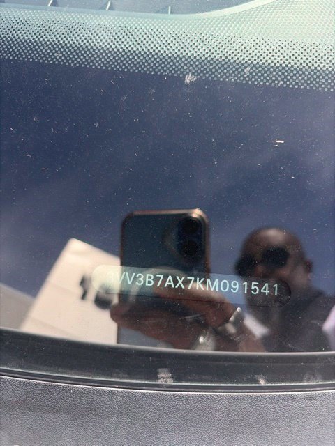 Used 2019 Volkswagen Tiguan SE w/ Panoramic Sunroof Package FWD image 5