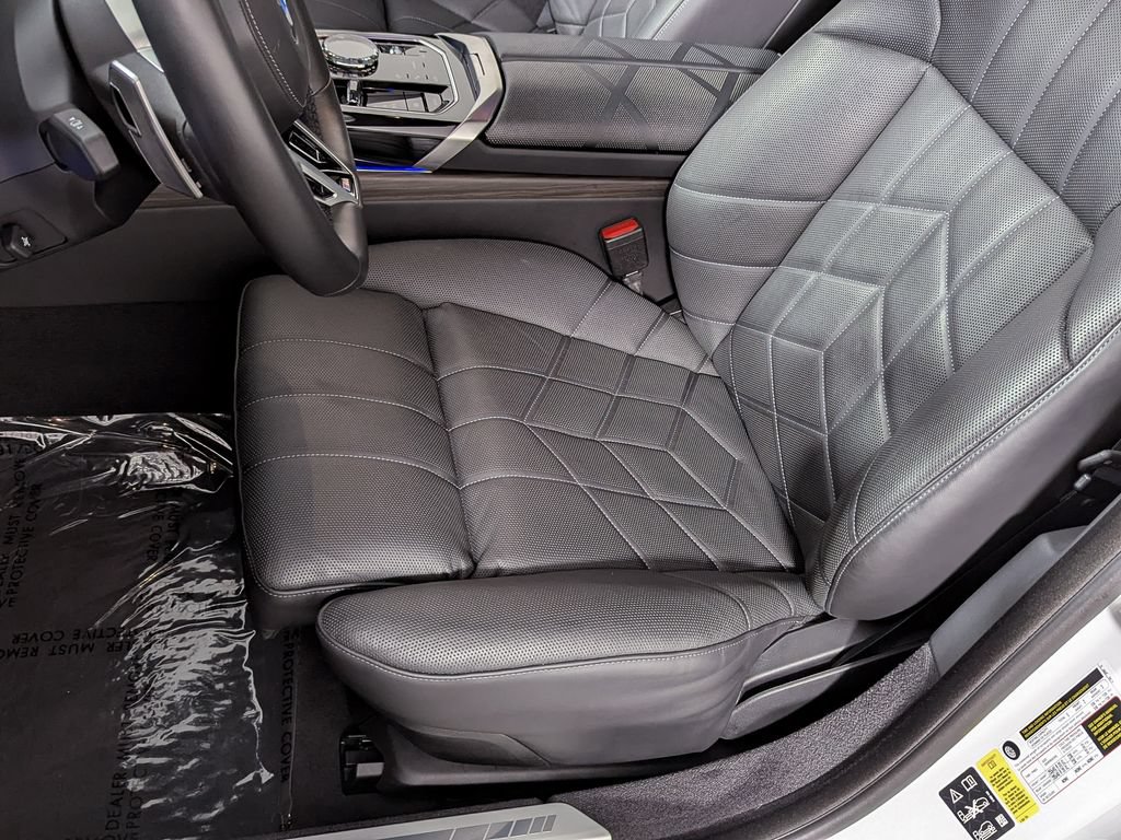 Certified 2024 BMW 760i xDrive AWD/4WD image 22