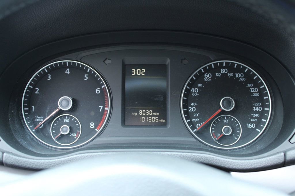 Used 2015 Volkswagen Passat 1.8T Limited Edition FWD image 16