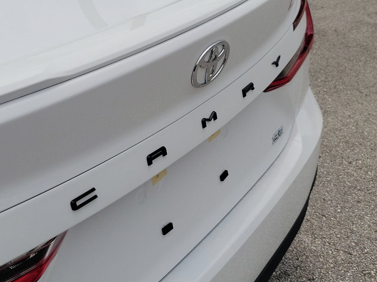 Used 2026 Toyota Camry SE FWD image 6