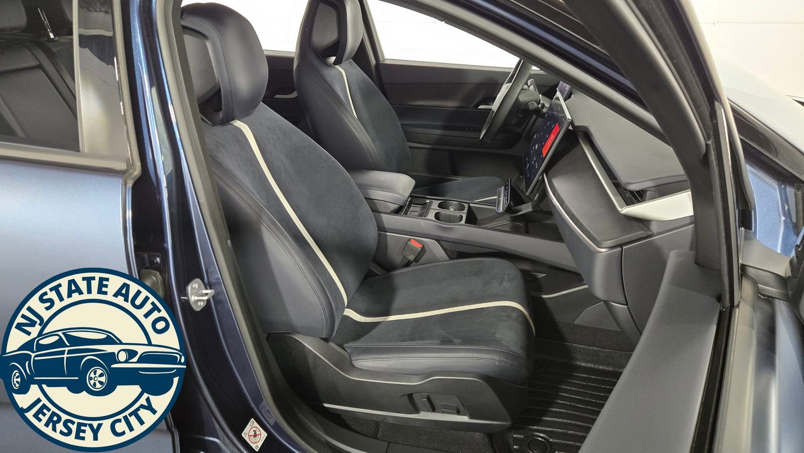 Used 2023 Fisker Ocean One image 34