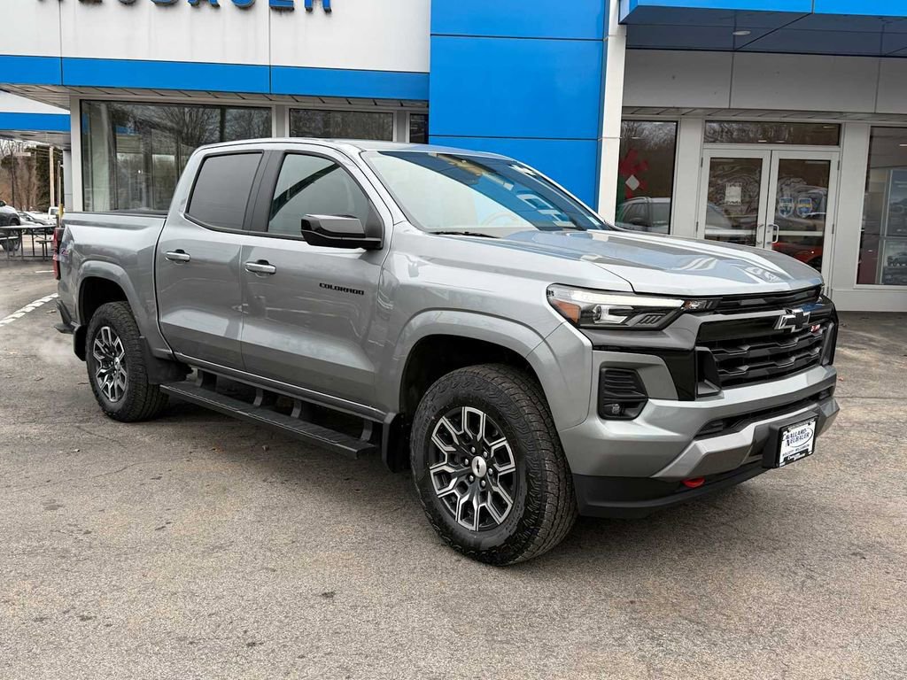 Used 2026 Chevrolet Colorado Z71 image 3