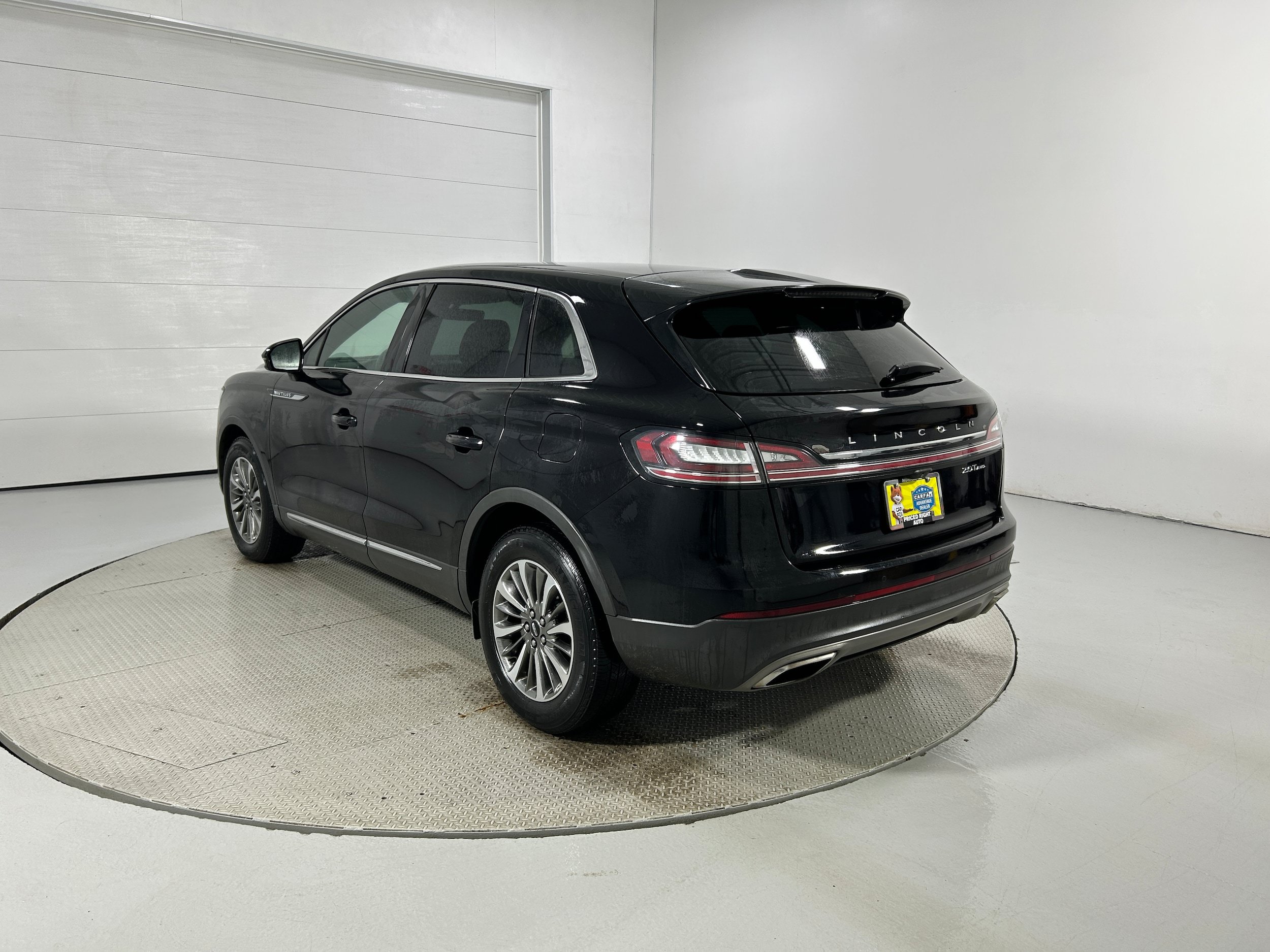 Used 2019 Lincoln Nautilus Select AWD/4WD image 16