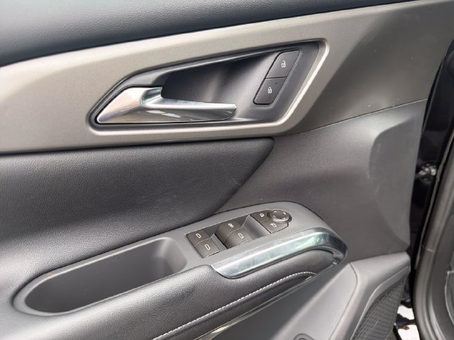 New 2027 Chevrolet Traverse LT w/ Midnight/Sport Edition FWD image 24